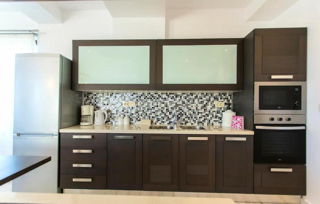 Amaryllis House Apartment ปาร์กา ภายนอก รูปภาพ