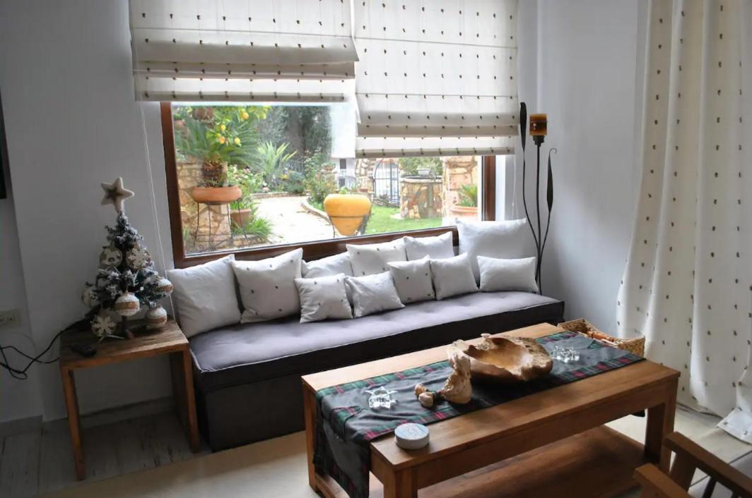 Amaryllis House Apartment ปาร์กา ภายนอก รูปภาพ