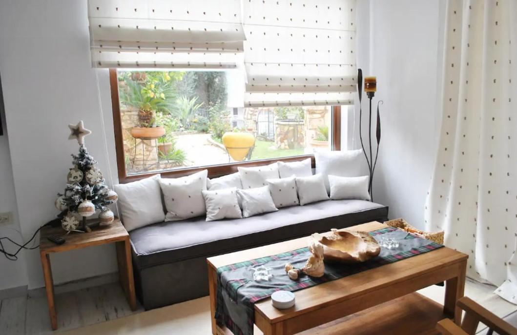 Amaryllis House Apartment ปาร์กา ภายนอก รูปภาพ