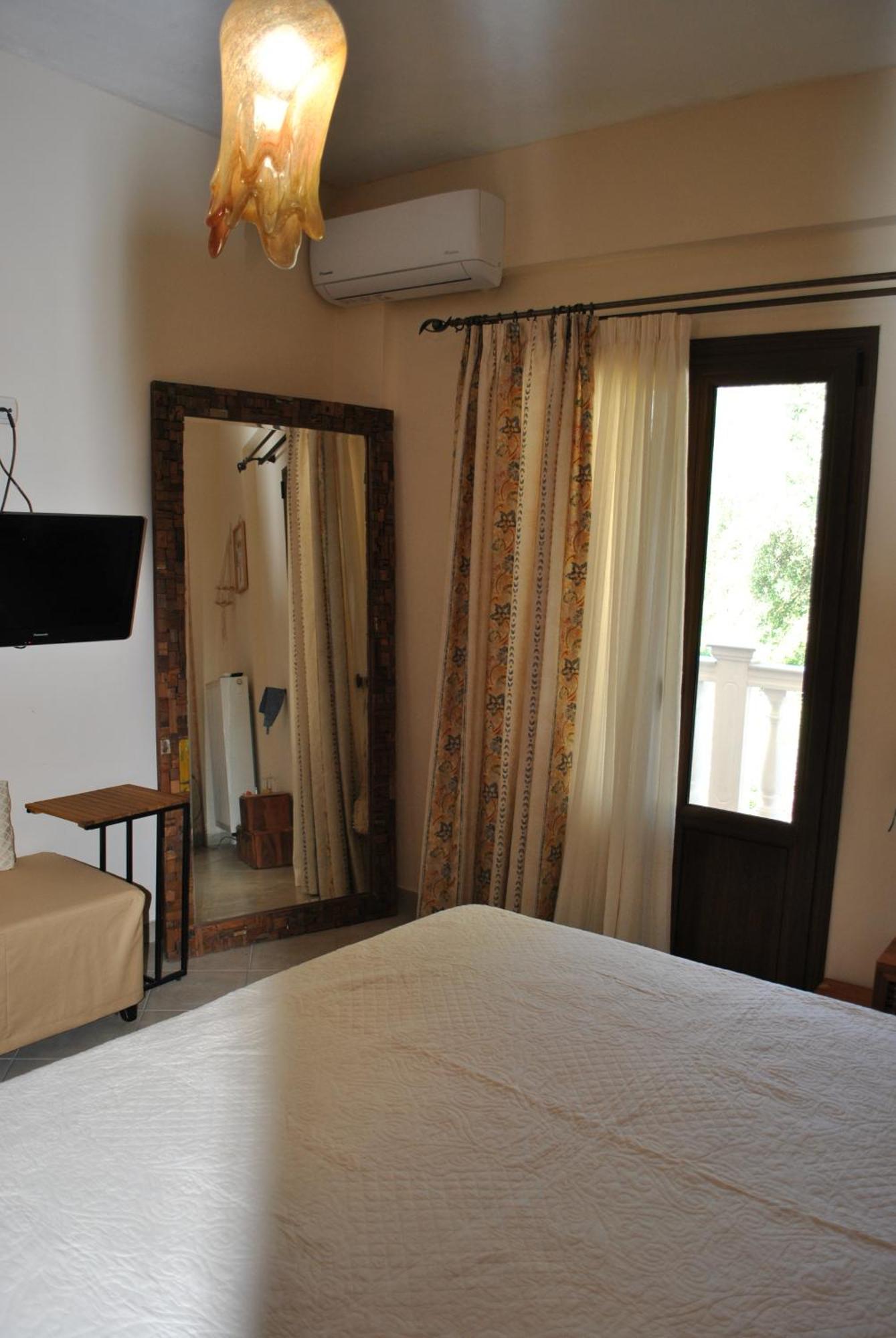 Amaryllis House Apartment ปาร์กา ภายนอก รูปภาพ