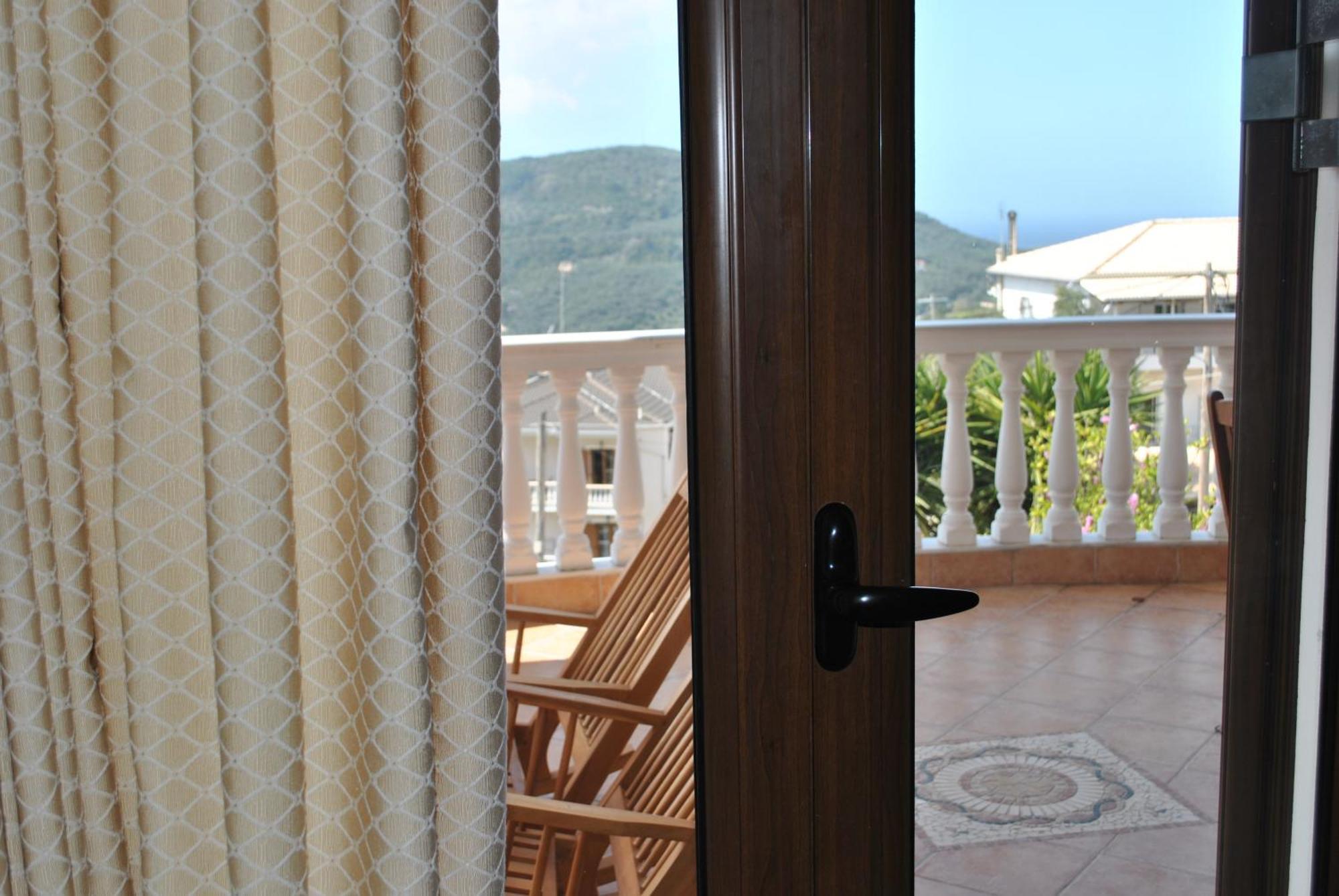 Amaryllis House Apartment ปาร์กา ภายนอก รูปภาพ