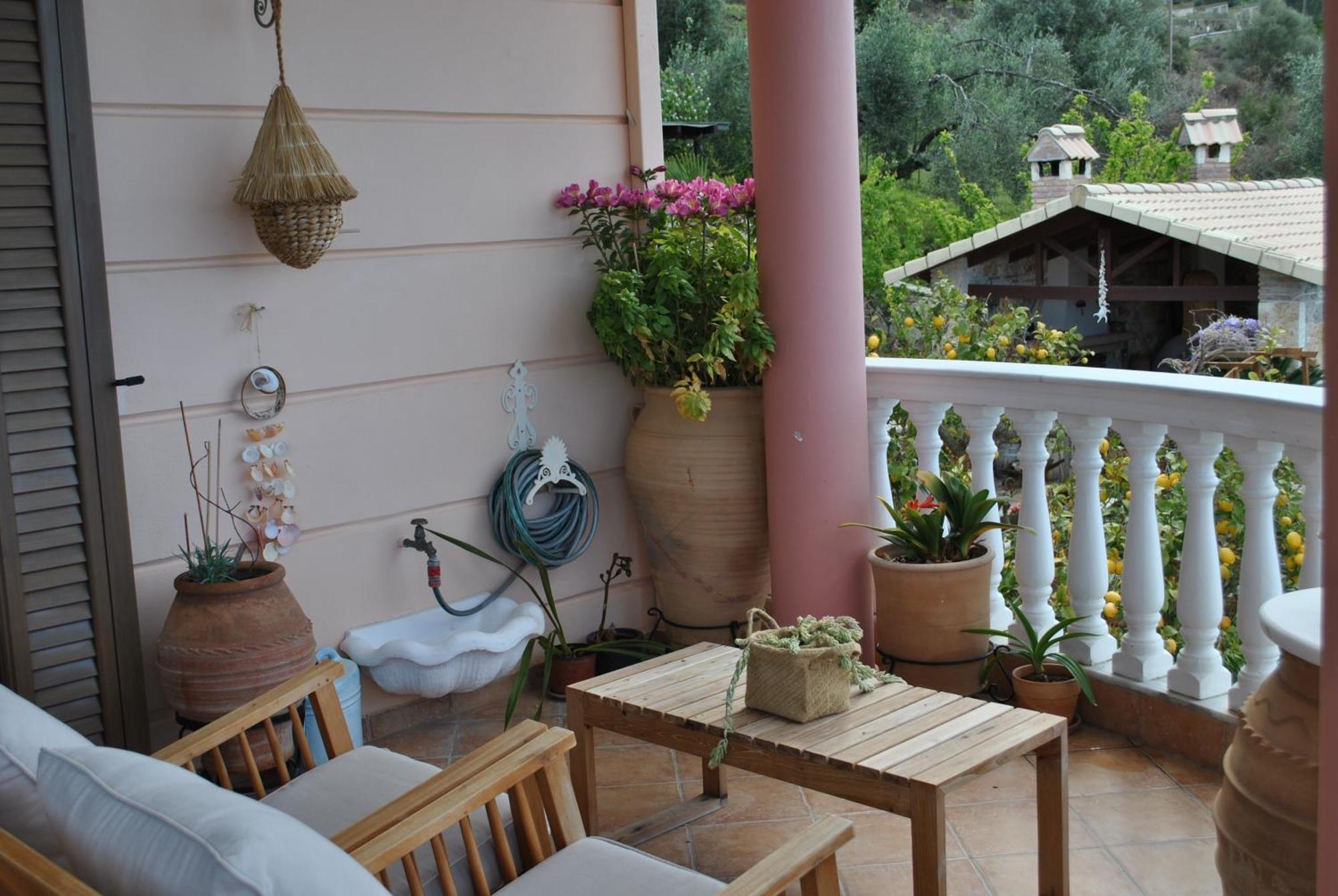Amaryllis House Apartment ปาร์กา ภายนอก รูปภาพ