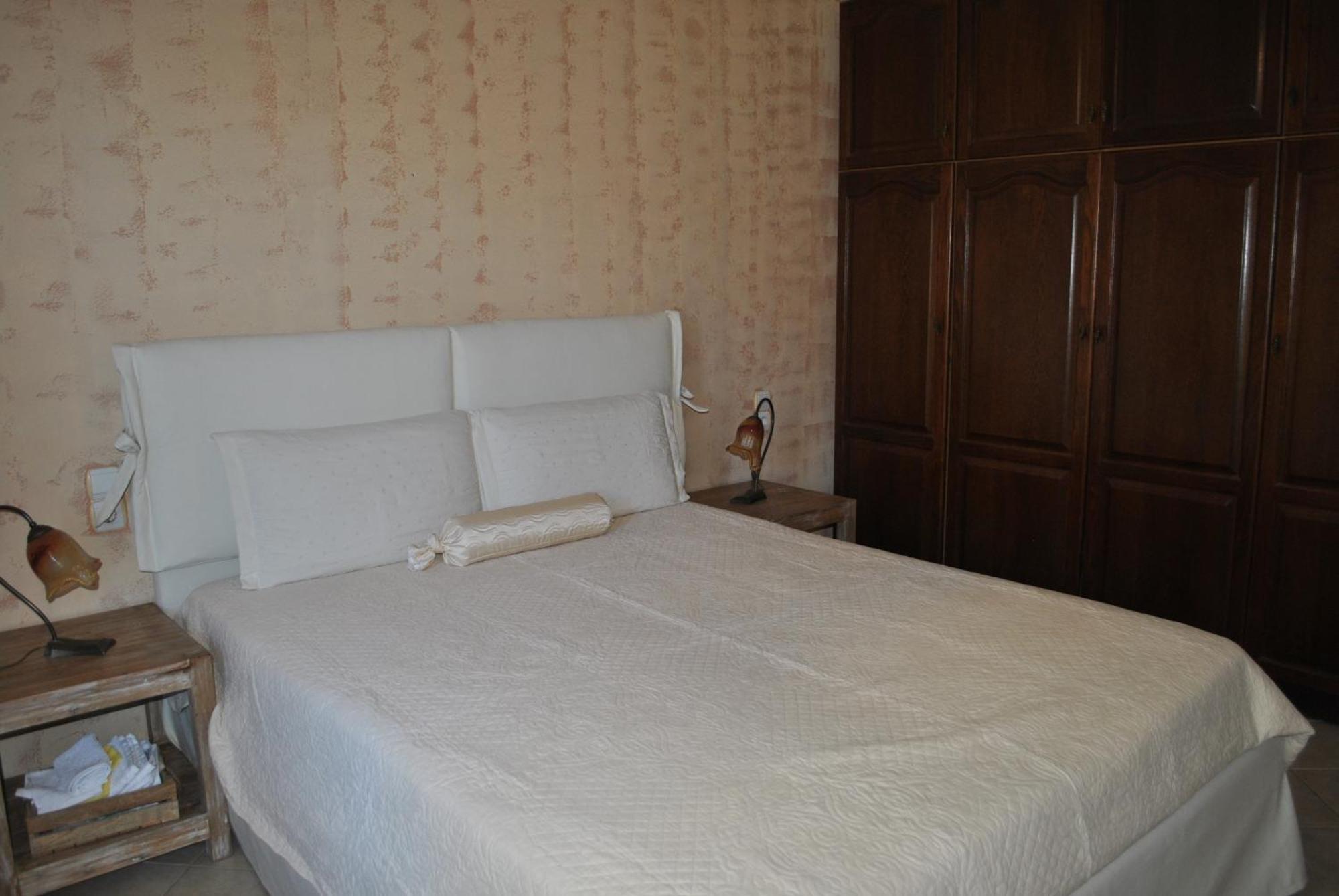 Amaryllis House Apartment ปาร์กา ภายนอก รูปภาพ
